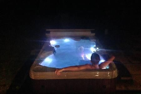 Forest Sweet Retreat Hot Tub & Wood Fired Sauna 尤克卢利特 外观 照片