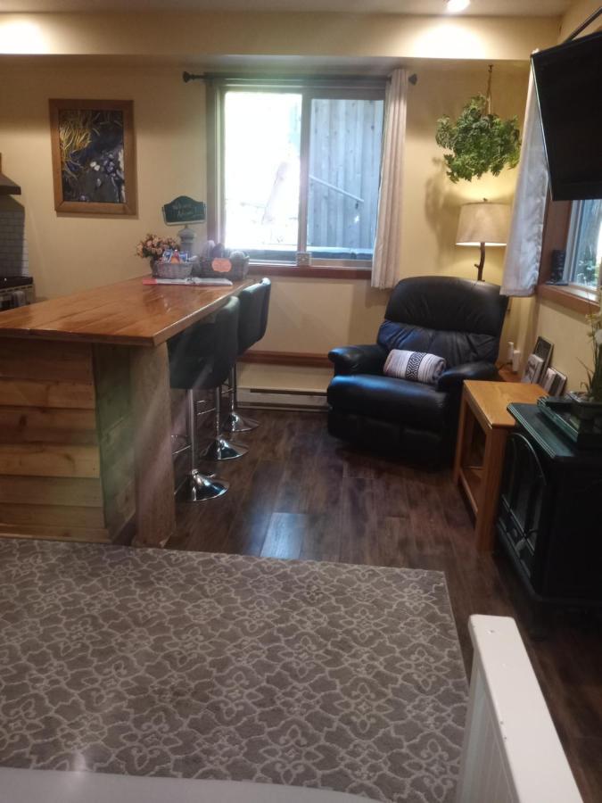 Forest Sweet Retreat Hot Tub & Wood Fired Sauna 尤克卢利特 外观 照片