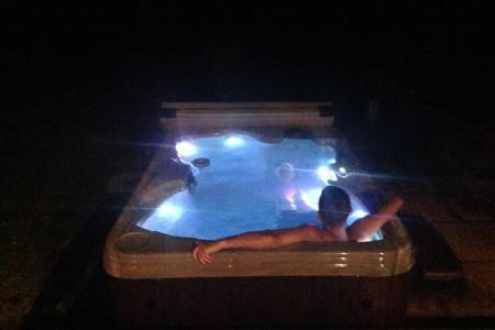 Forest Sweet Retreat Hot Tub & Wood Fired Sauna 尤克卢利特 外观 照片