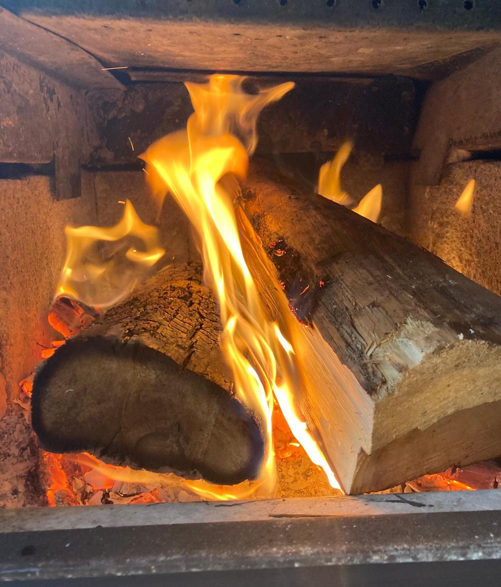 Forest Sweet Retreat Hot Tub & Wood Fired Sauna 尤克卢利特 外观 照片